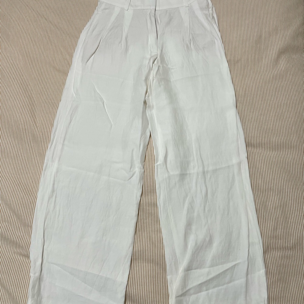 NWOT Aritzia Babaton White linen blend wide leg pants